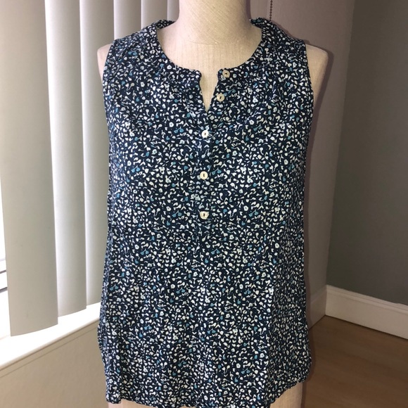 Shirt - Picture 1 of 3